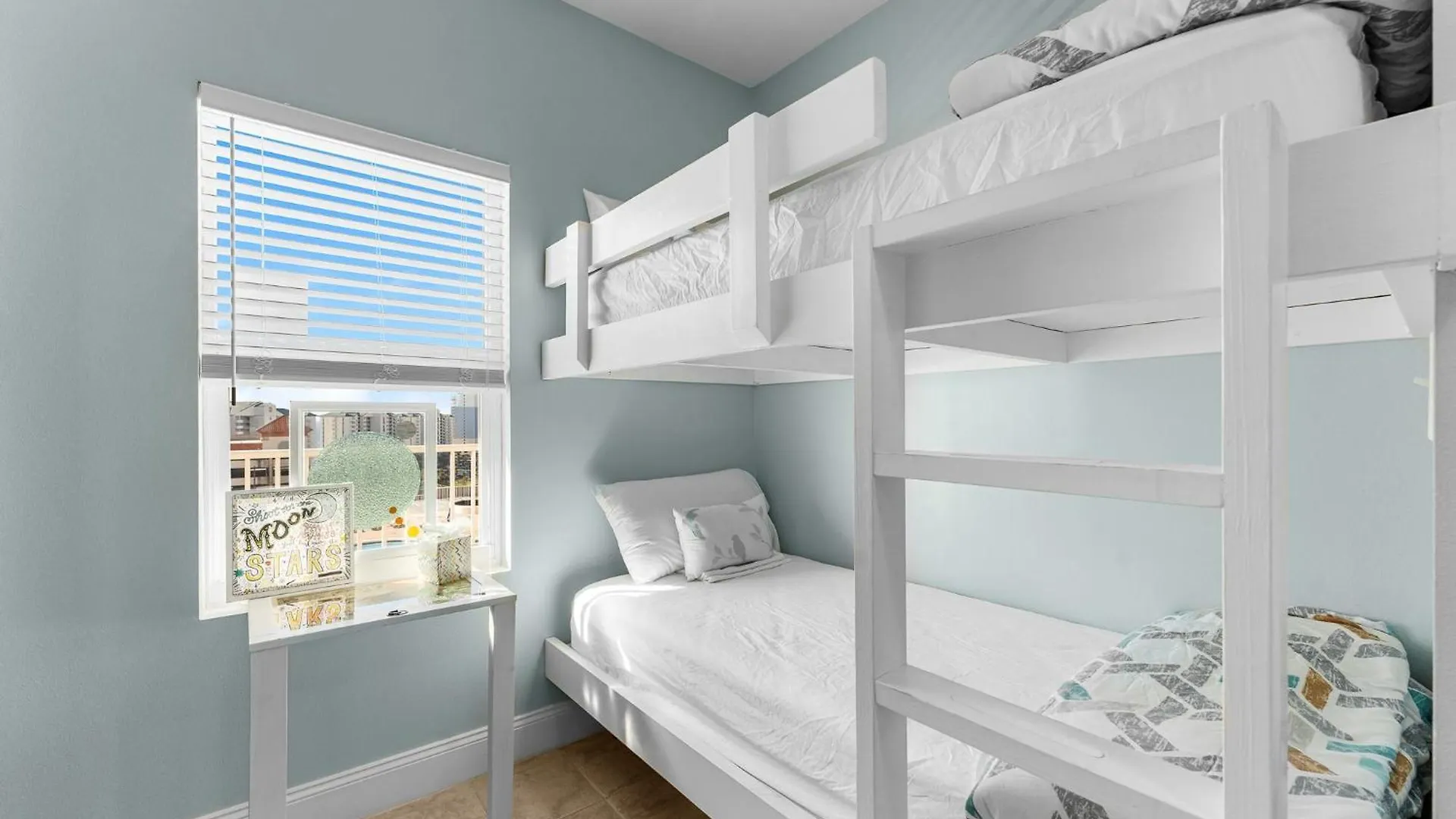 Laketown Wharf 1232 Panama City Beach Apartment